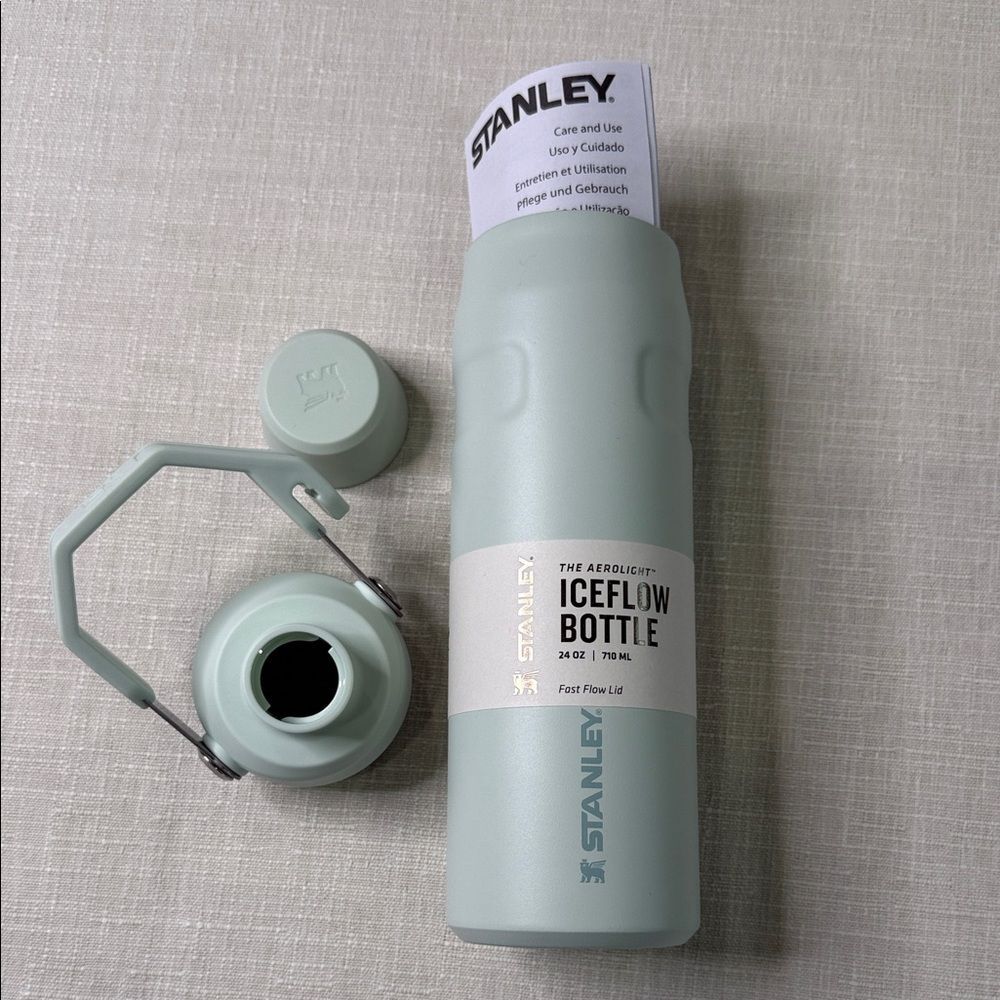 Stanley IceFlow (Fast Flow Lid) Bottle in Mint Green